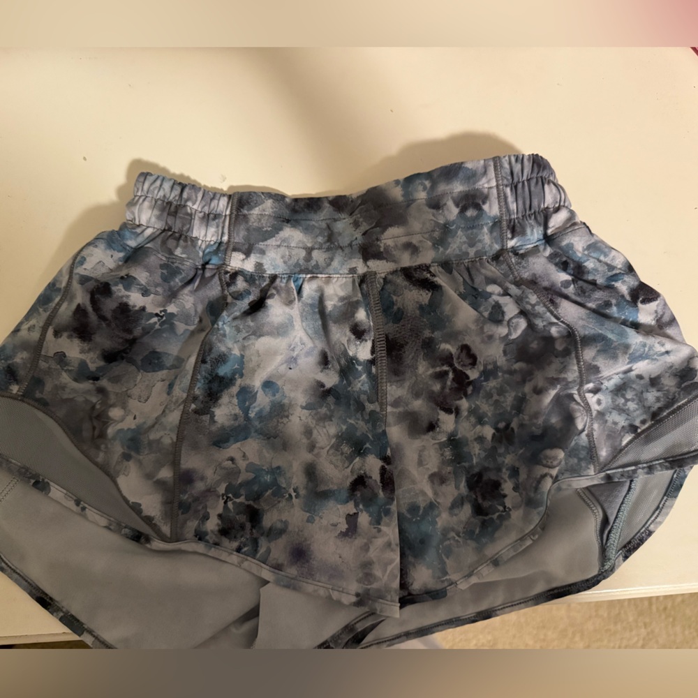 Lululemon Hotty Hots 2.5 inch